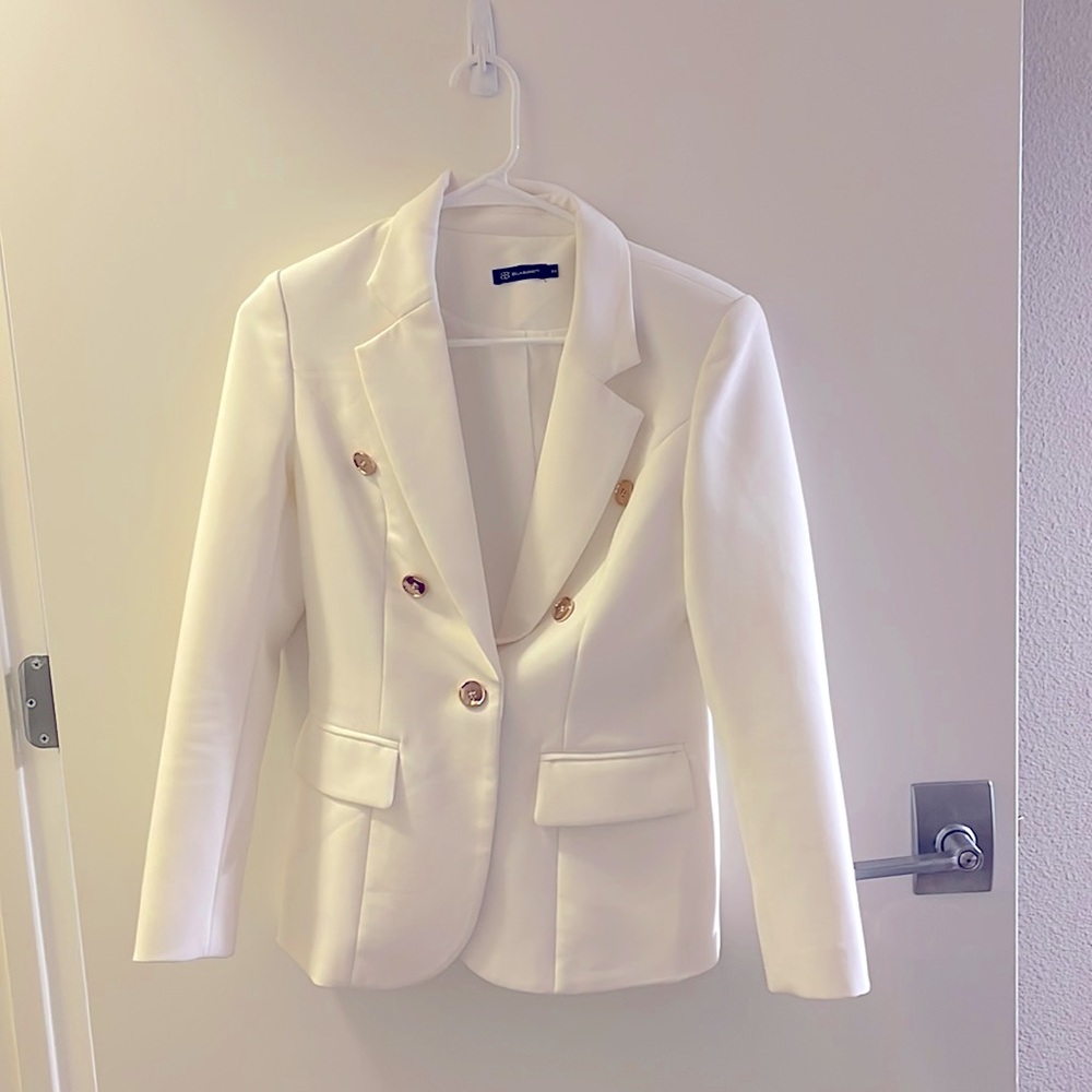 Bella Barnett White Blazer